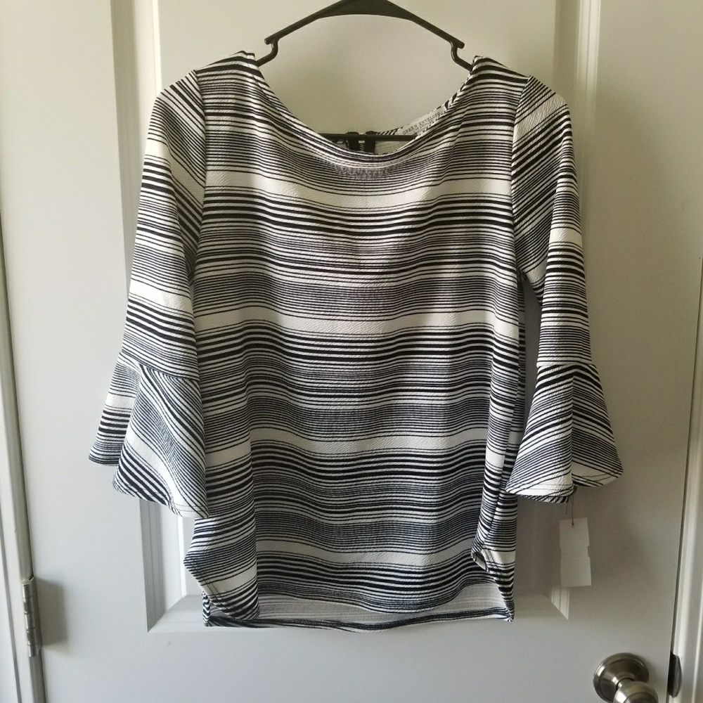 M Green Envelope black/white Blouse, EUC
